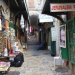 Příliš často se návštěvníkům starého města v Jeruzalémě nepodaří vidět takto prázdné uličky... Většinou zde proudí davy lidí a bývá zde pořádná tlačenice....