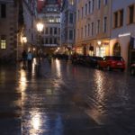 Déšť svým způsobem večerní Drážďany rozzářil