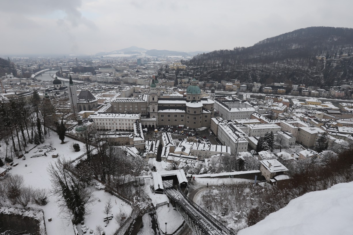 Pohled na Salzburg z ptačí perspektivy