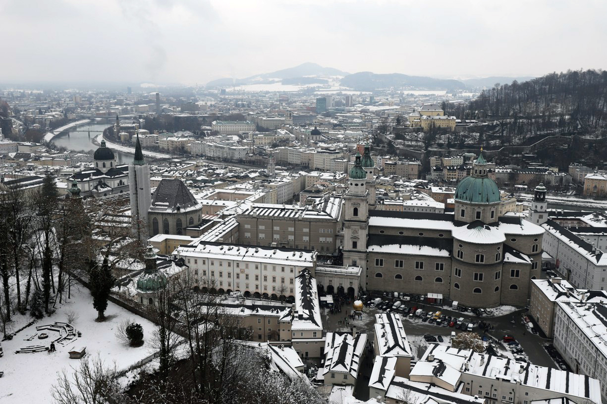 Pohled na Salzburg z ptačí perspektivy