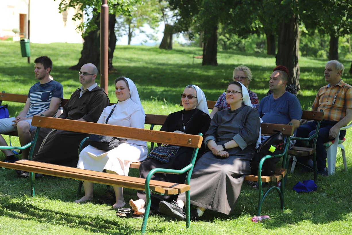 Na Antonínku se při františkánské odpoledni sešlo více než sto účastníků.