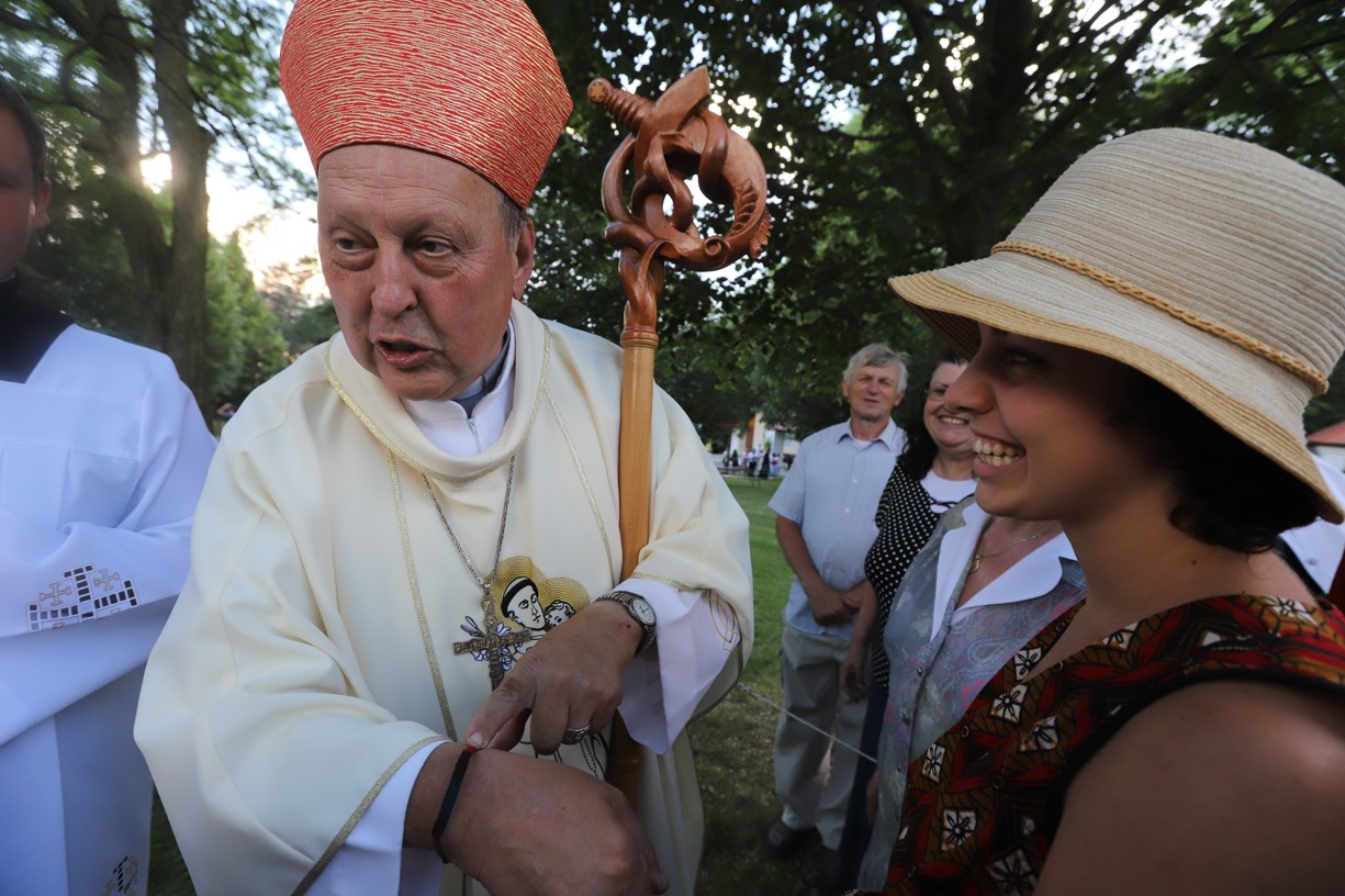 Tato mladá dívka z Ostrožské Nové Vsi se s panem biskupem potkala naposledy při Setkání mládeže v Panamě