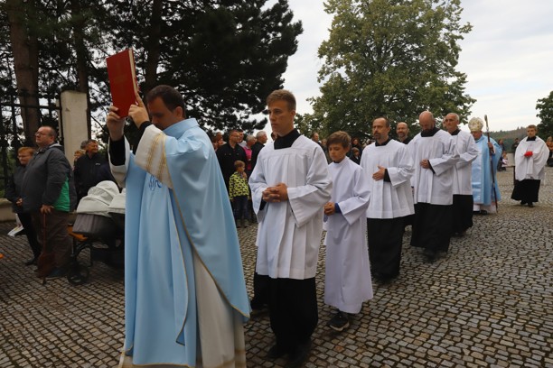 Začátek hlavní poutní mše svaté s kardinálem Dominikem Dukou.