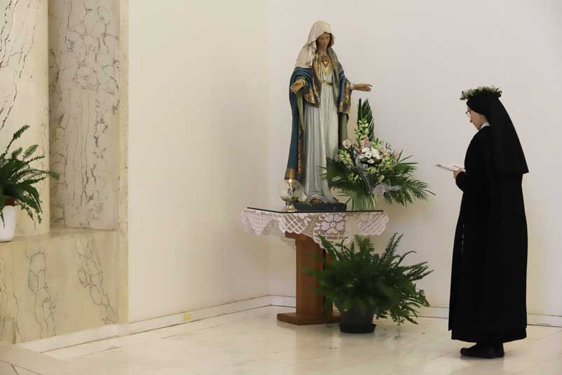Po mši svaté se sestra Edita pomodlila k P. Marii