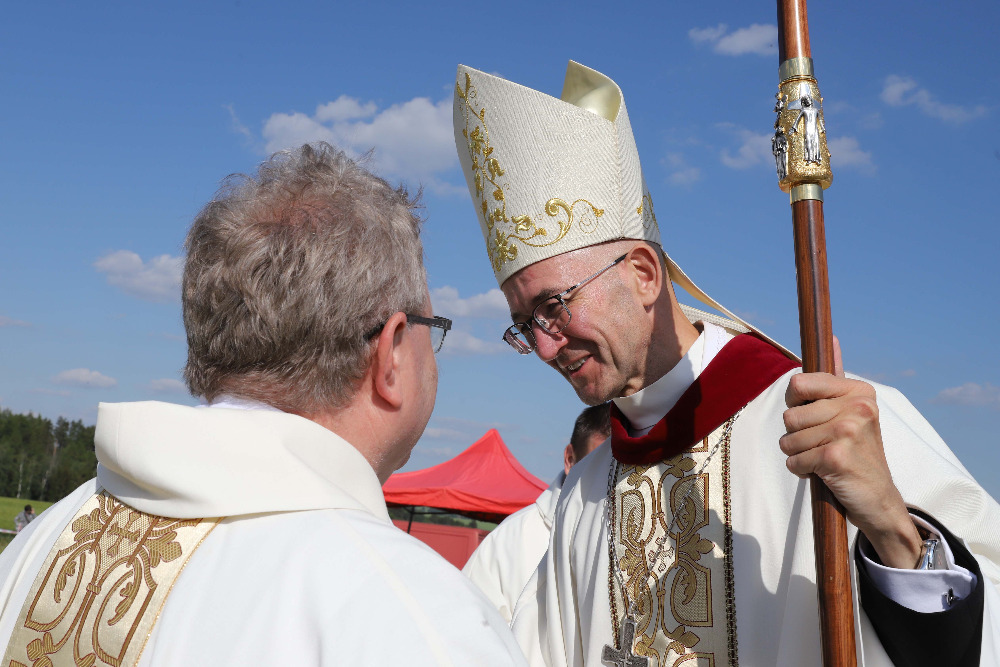 Polský arcibiskup z Katovic Adrian Galbas má velké charisma
