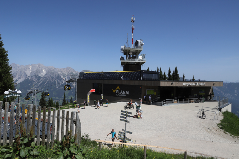 Druhá stanice lanovky Planai ve výšce 1 830 metrů