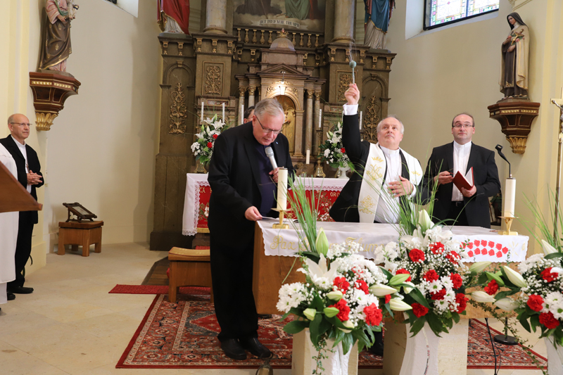 Biskup Jan Vokál požehnal opravený kostel sv. Filomény
