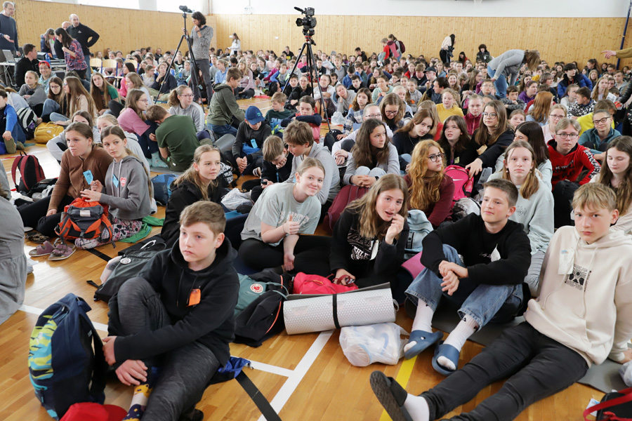 Setkání se zúčastnilo zhruba osm set mladých lidí z celé brněnské diecéze. 