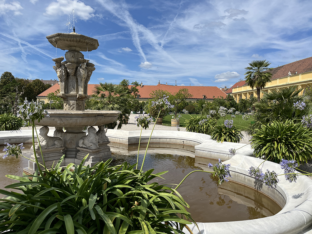 Oranžerie zámeckého parku Schönbrunn.