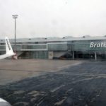 Při odletu z bratislavského letiště nebylo zrovna moc krásné počasí...