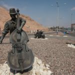 V Eilatu bývá džezový festival, což připomínali i tito železní muzikanti na jednom z kruháčů za městem.