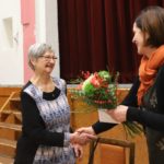 Marii Svatošové na závěr poděkovala a k blížícím se narozeninám popřála pastorační asistentka charity Hana Brigita Reichsfeld.