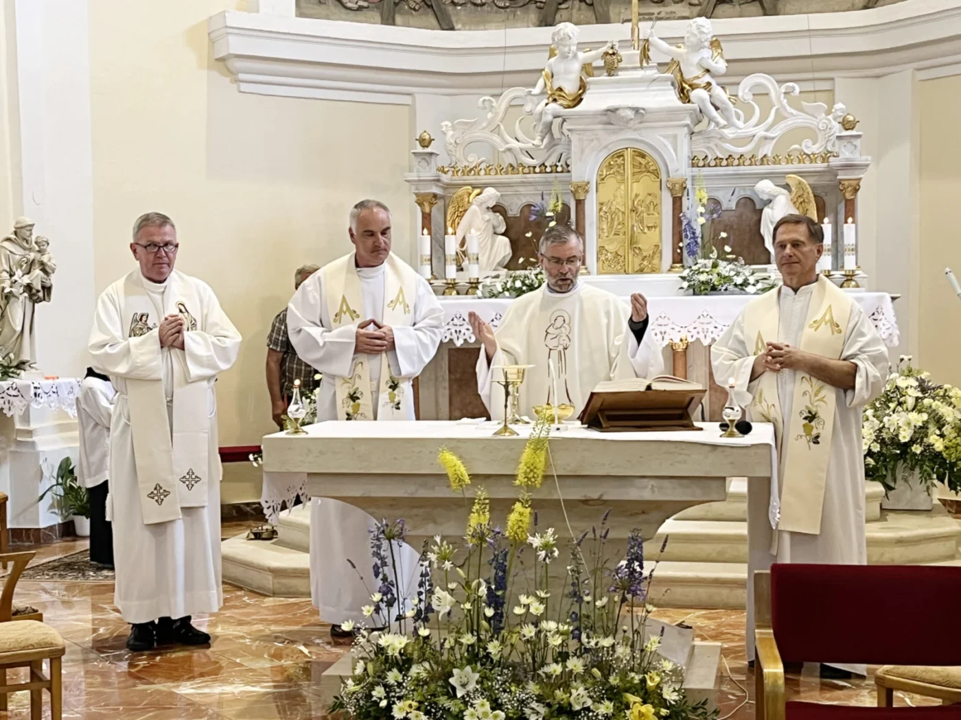 Mši svatou celebroval veselský děkan P. Andrzej Bystrzycki.