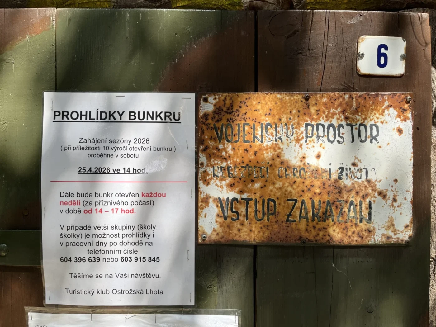 Bunkr, od kterého se vychází směrem k Ostrožské Lhotě.