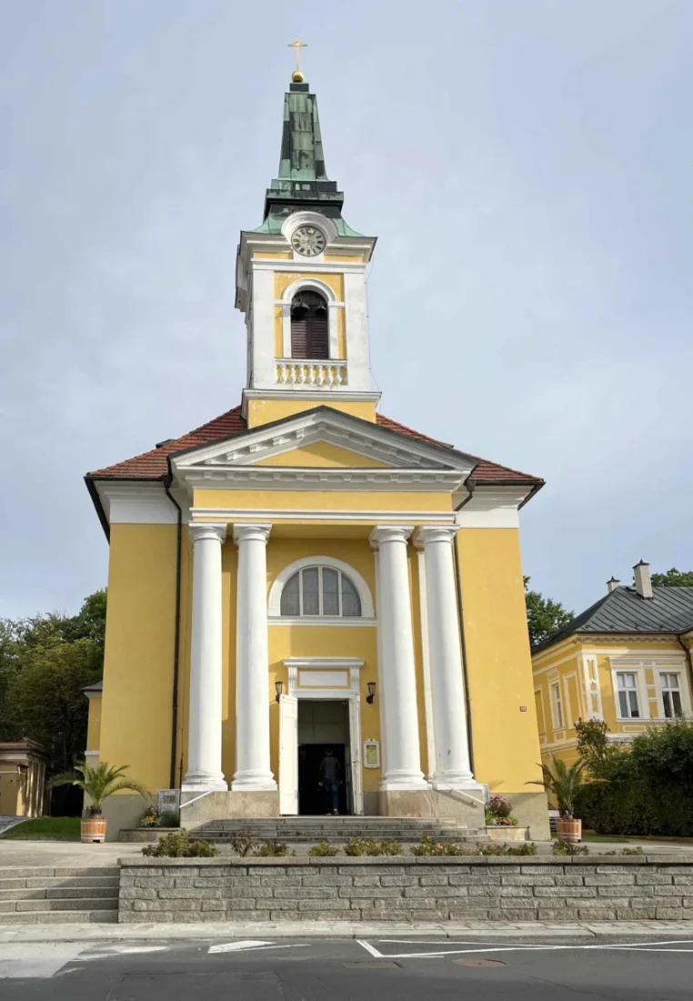 V kostsele Povýšení Svatého Kříže byla dnes slavnost.