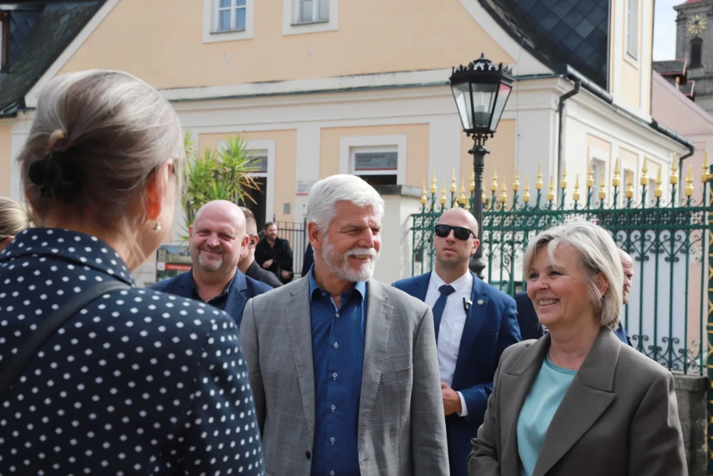 Vítání prezidentského páru.