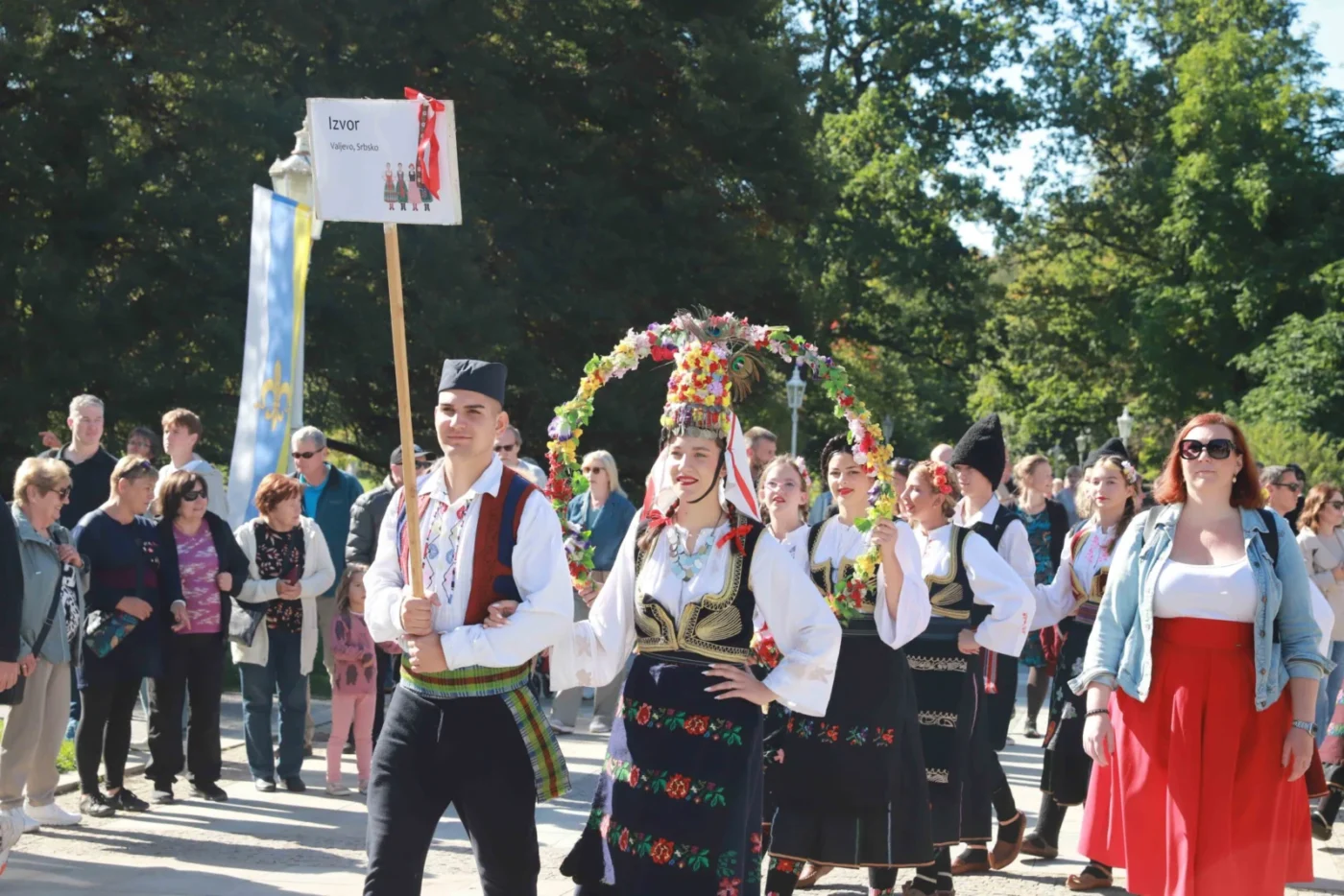 Folklorní soubor ze Srbska.