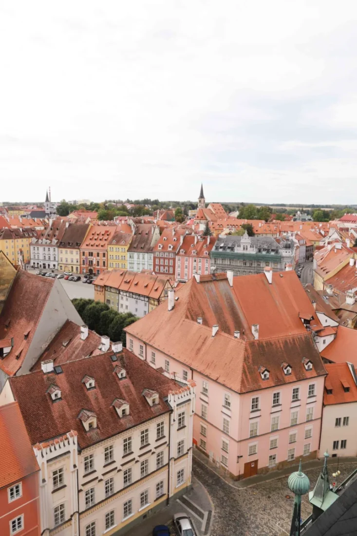 Věž nabízí krásné pohledy na celé město.