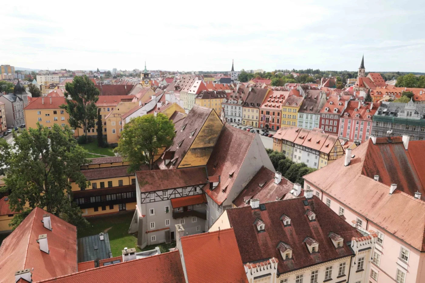 Věž nabízí krásné pohledy na celé město.