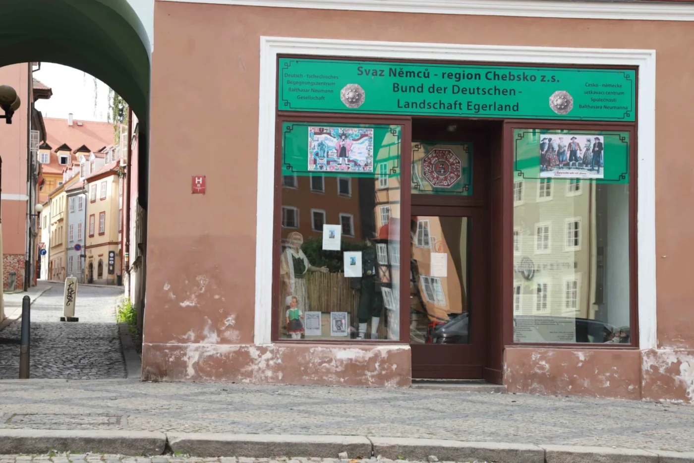 Cheb vybudovali Němci, první písemná zmínka pochází z roku 1061.