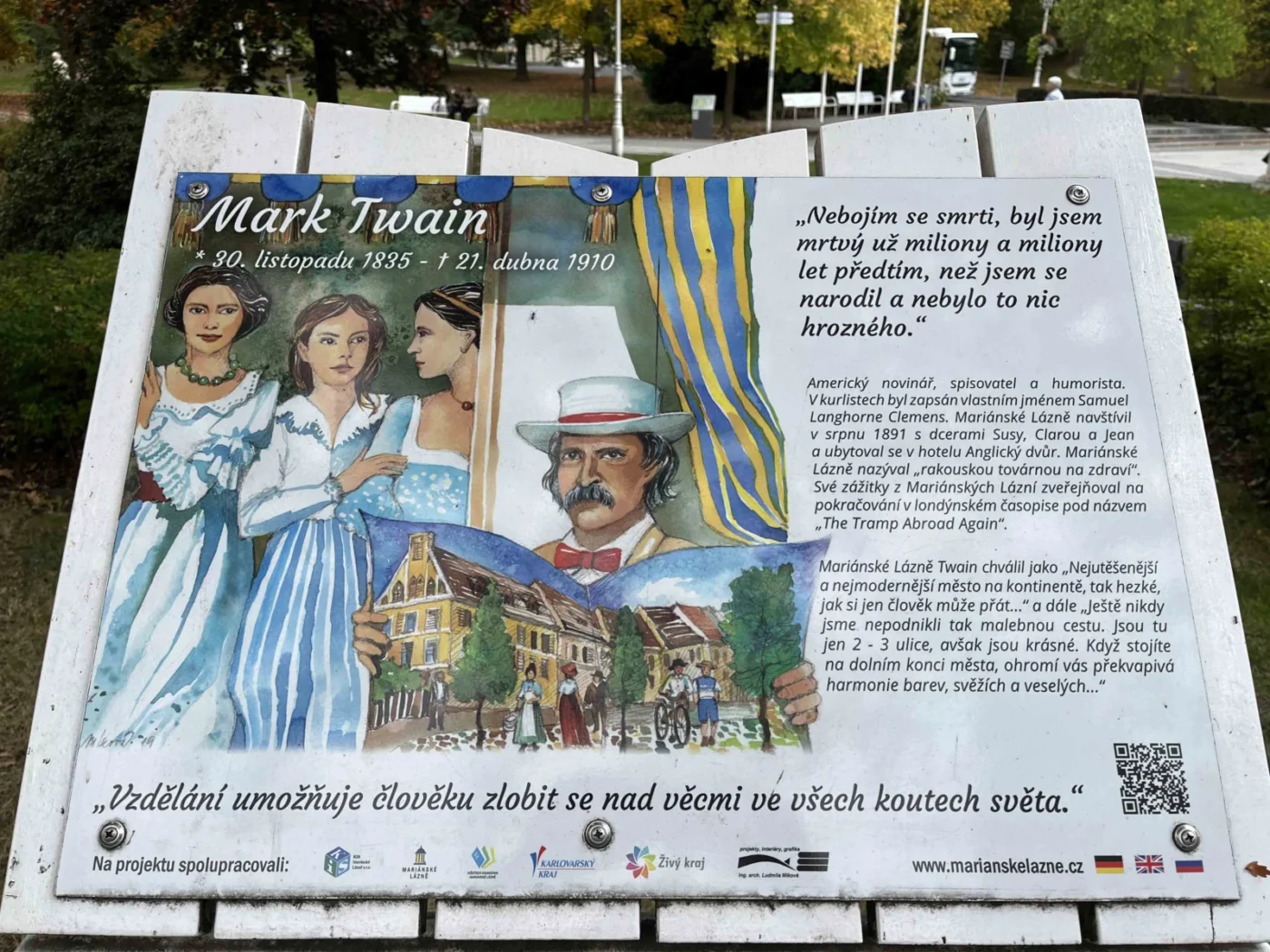 Tyto tabule slavných, které jsou rozmístěné ve městě a parcích, mne bavily. 